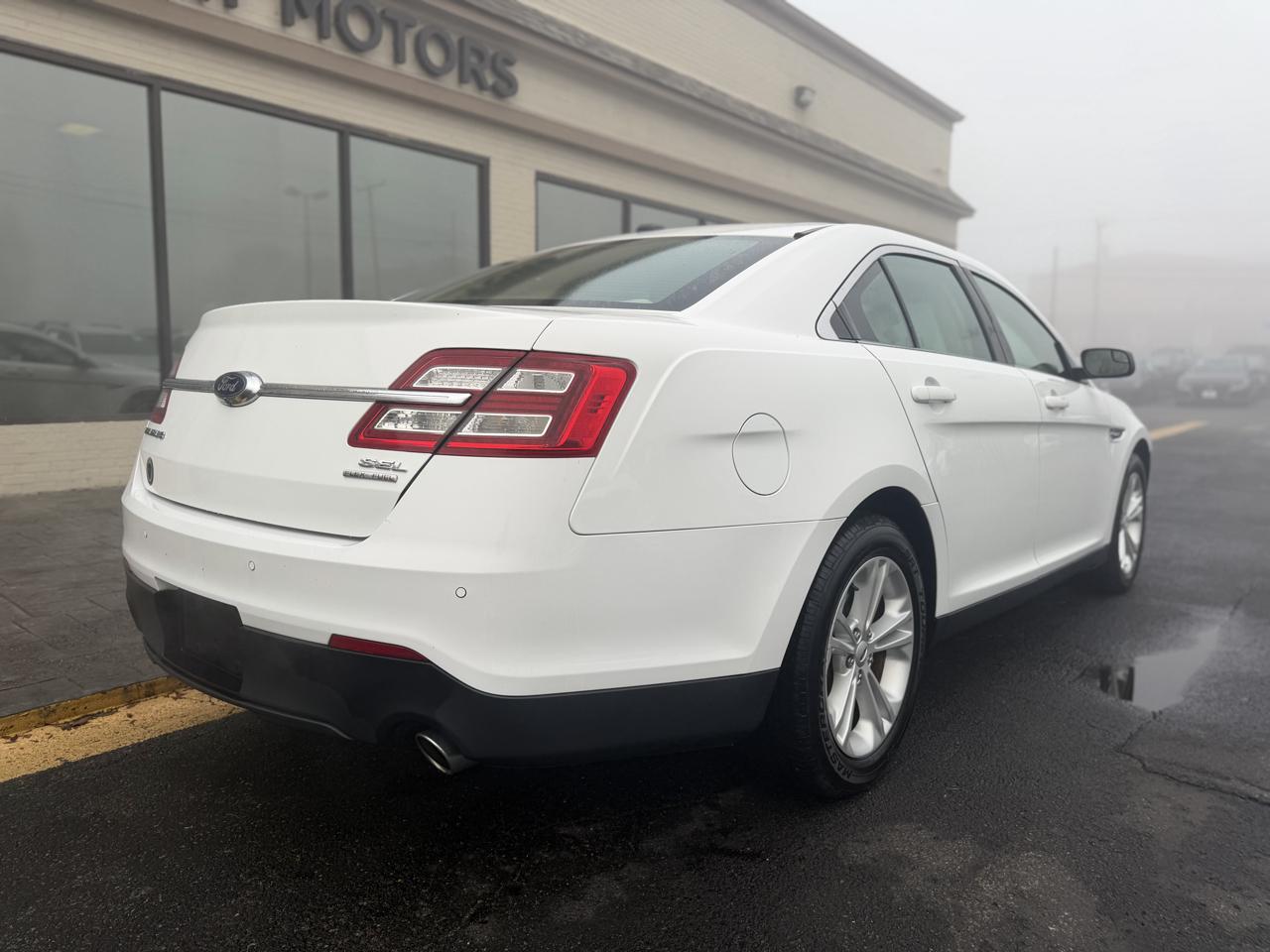 Ford Taurus SEL 2018