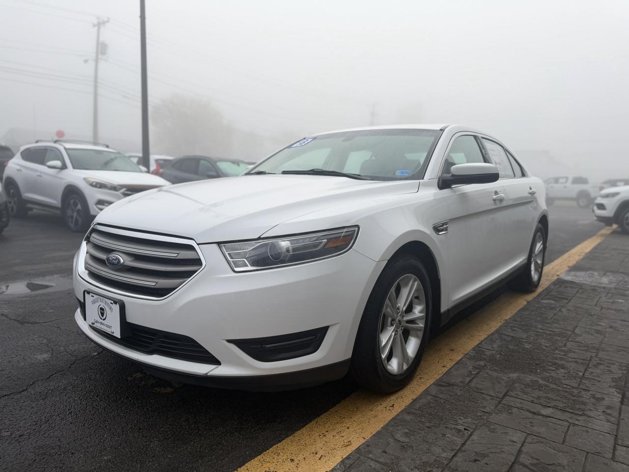 Ford Taurus SEL 2018