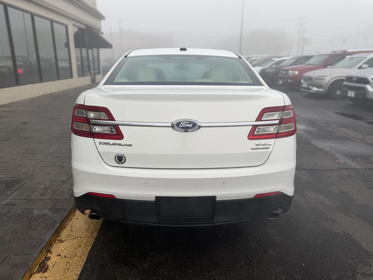 Ford Taurus SEL 2018