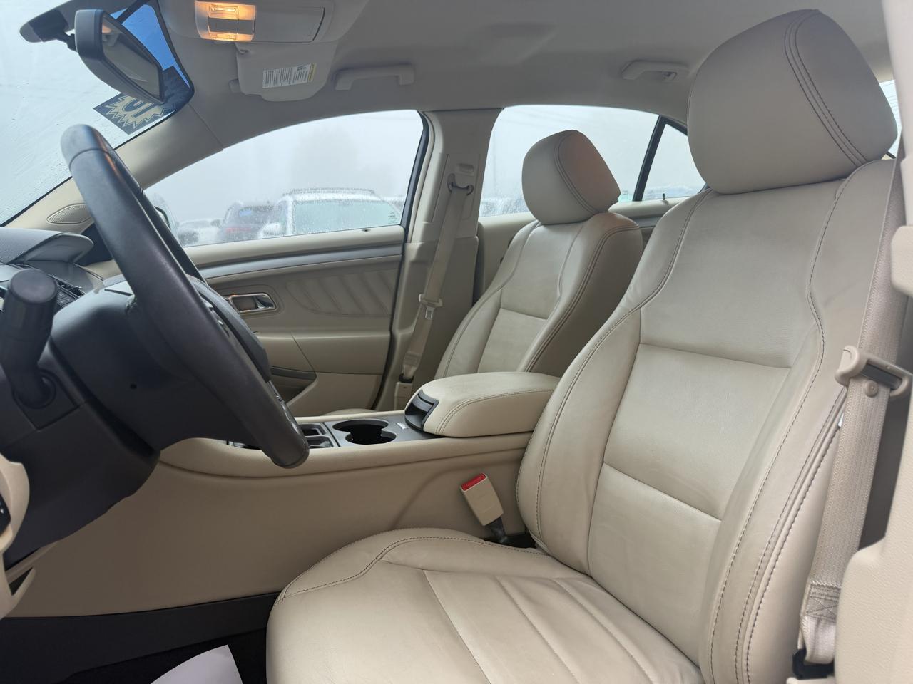 Ford Taurus SEL 2018