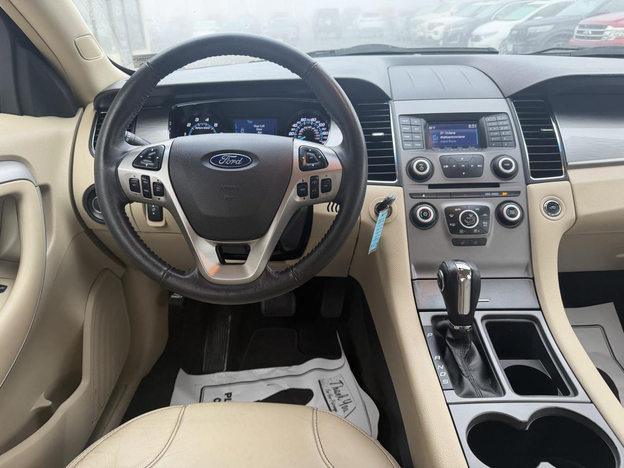 Ford Taurus SEL 2018