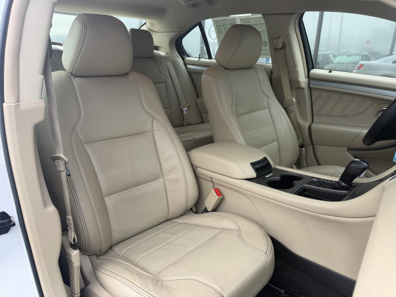 Ford Taurus SEL 2018