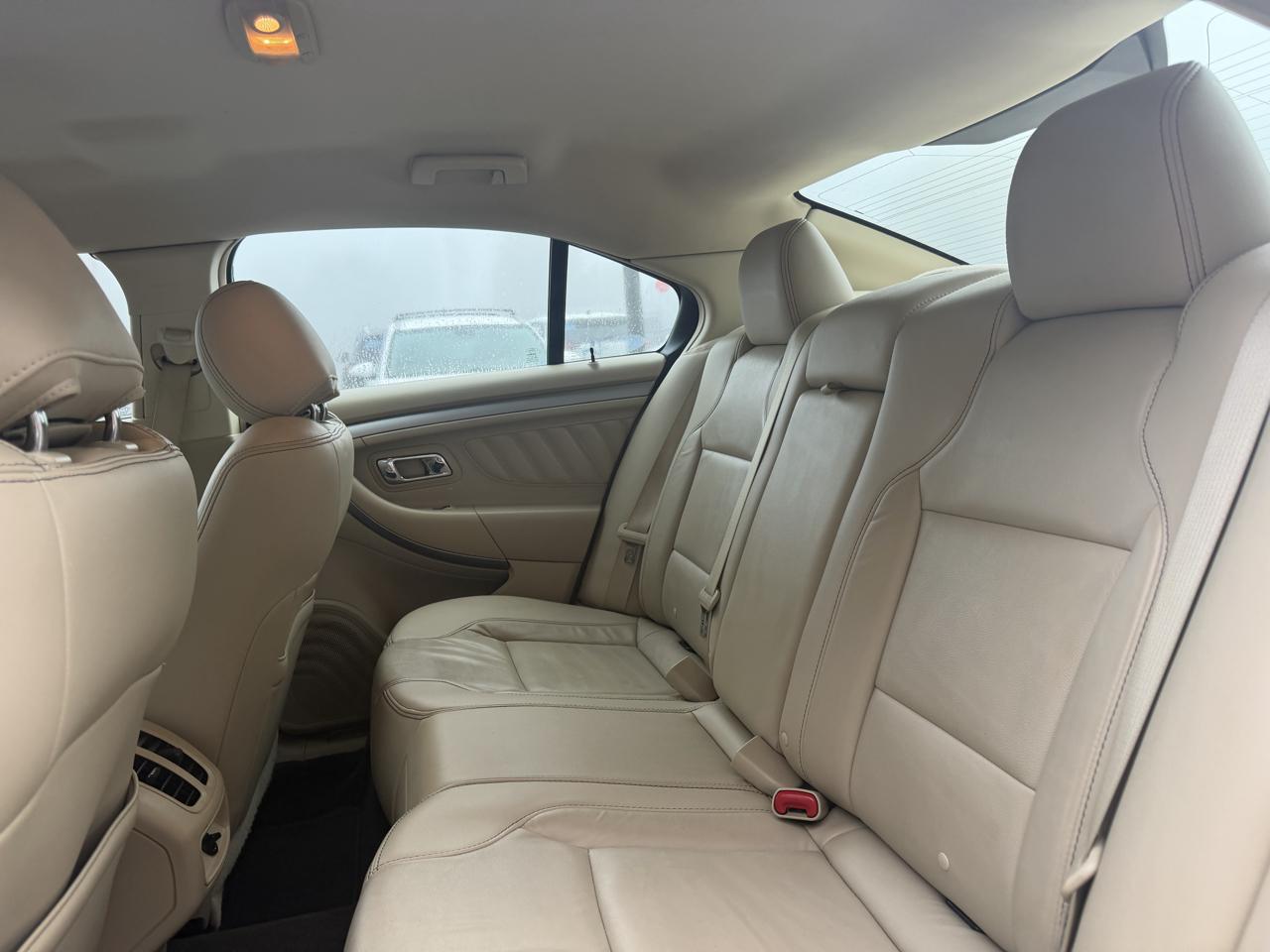 Ford Taurus SEL 2018