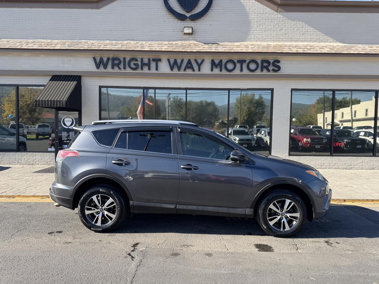 Toyota RAV4 XLE AWD 2017