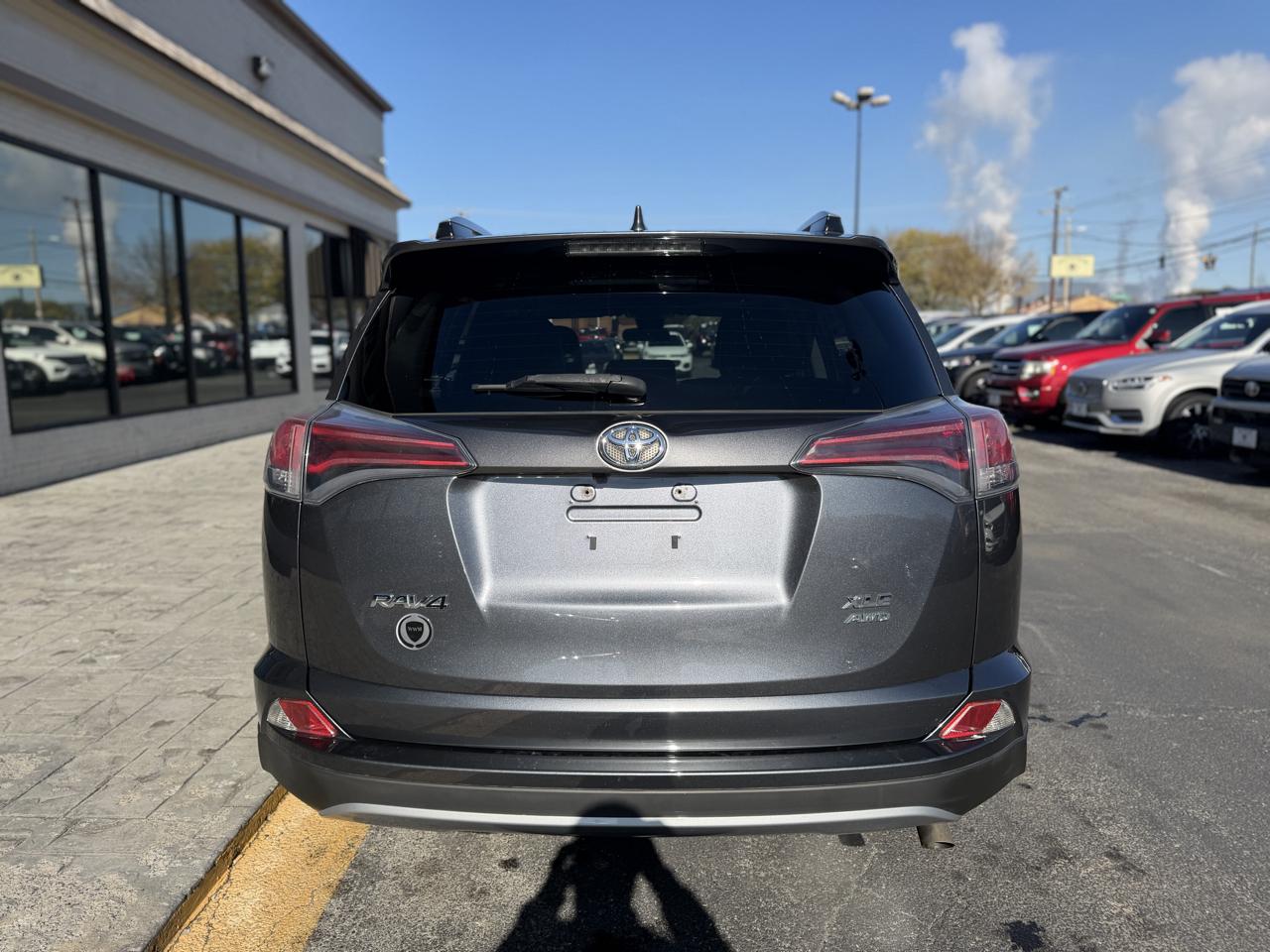 Toyota RAV4 XLE AWD 2017