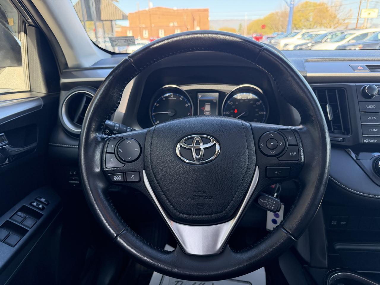 Toyota RAV4 XLE AWD 2017