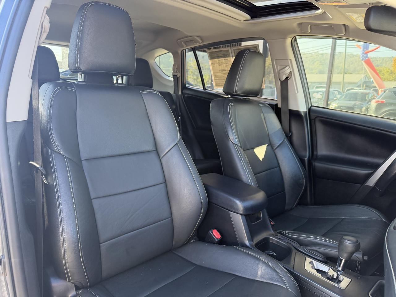 Toyota RAV4 XLE AWD 2017
