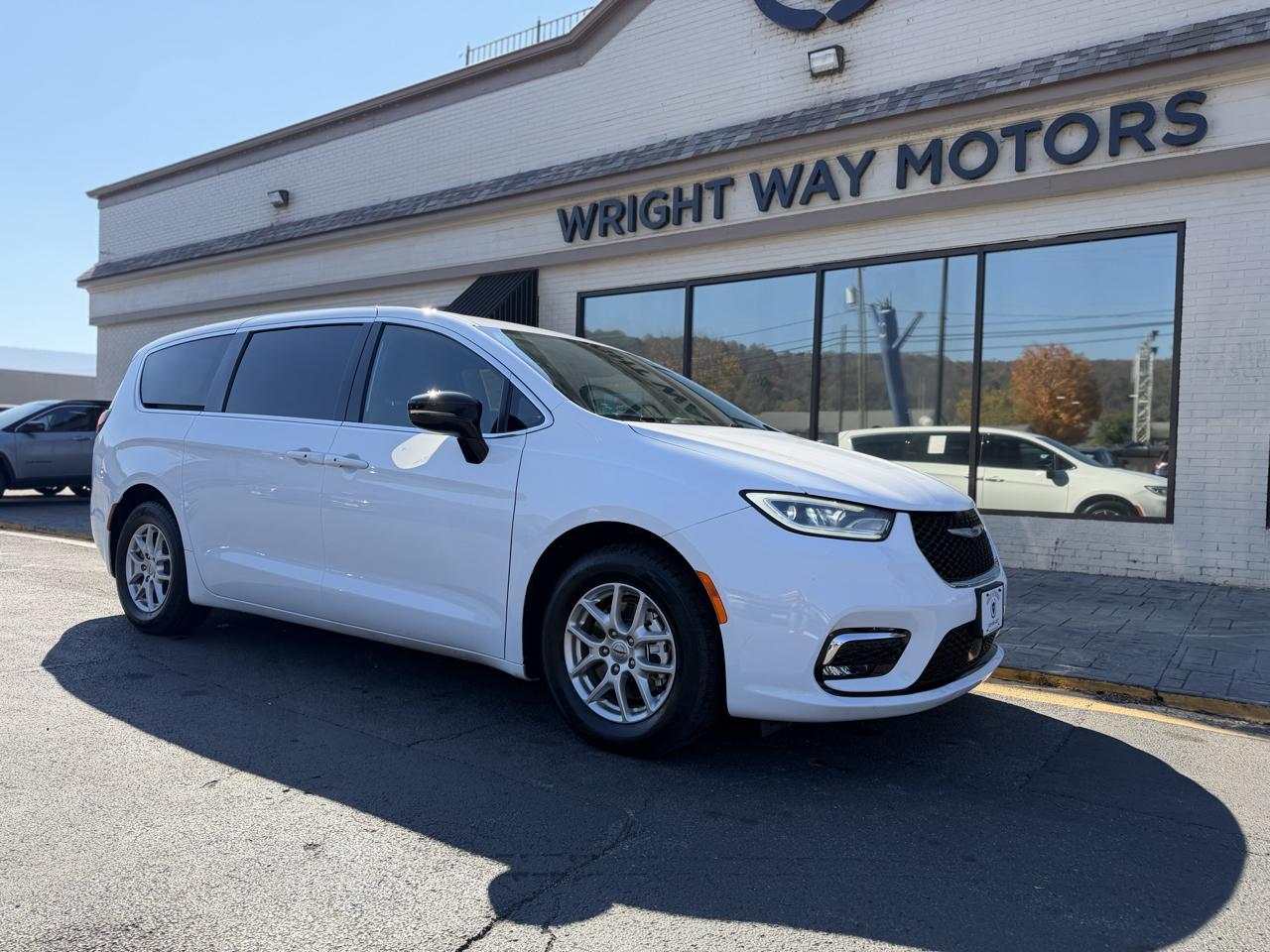 Chrysler Pacifica Select 2025