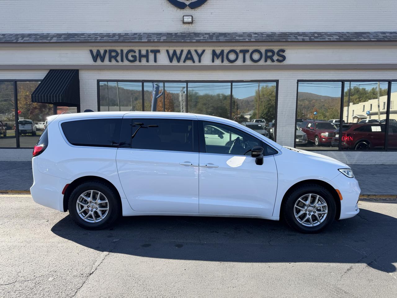 Chrysler Pacifica Select 2025
