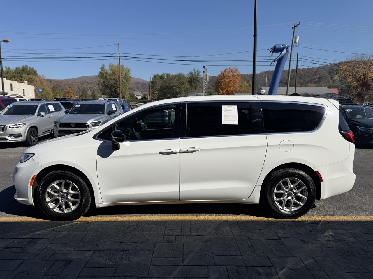 Chrysler Pacifica Select 2025