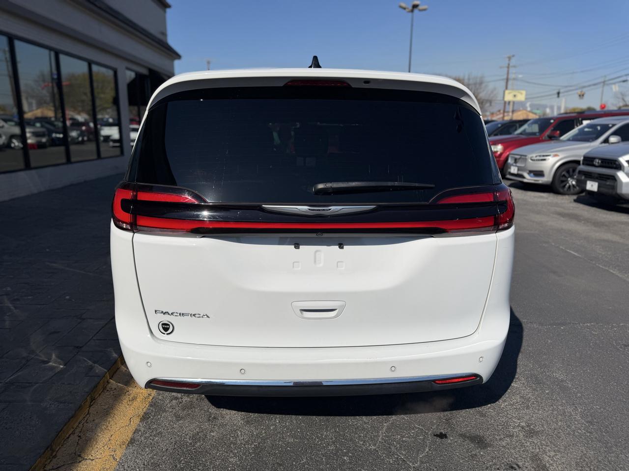 Chrysler Pacifica Select 2025