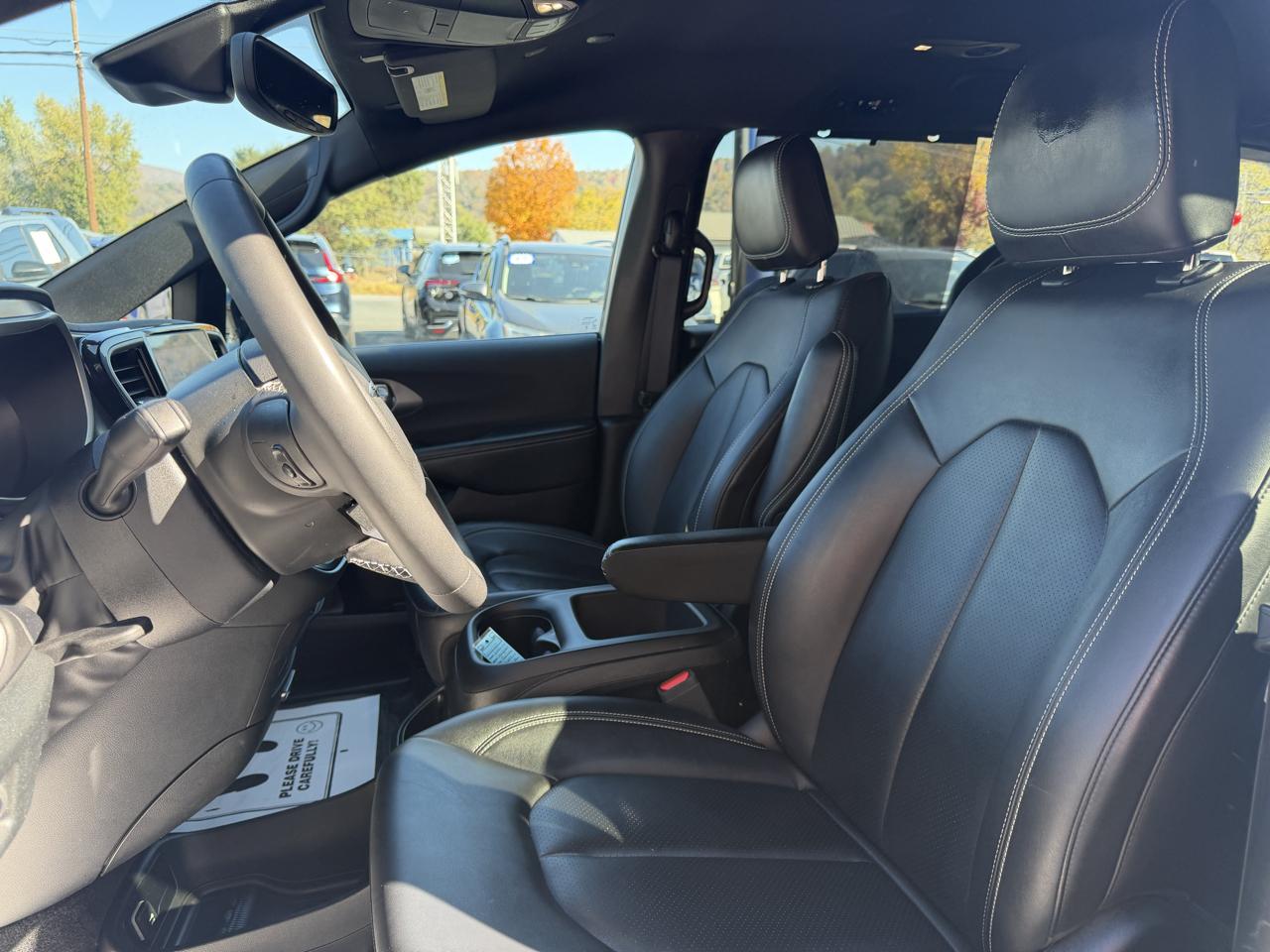 Chrysler Pacifica Select 2025
