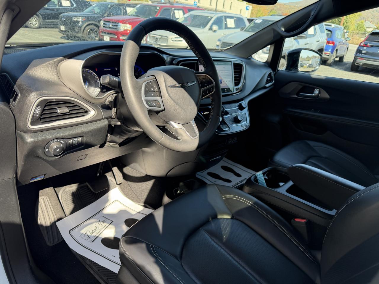 Chrysler Pacifica Select 2025