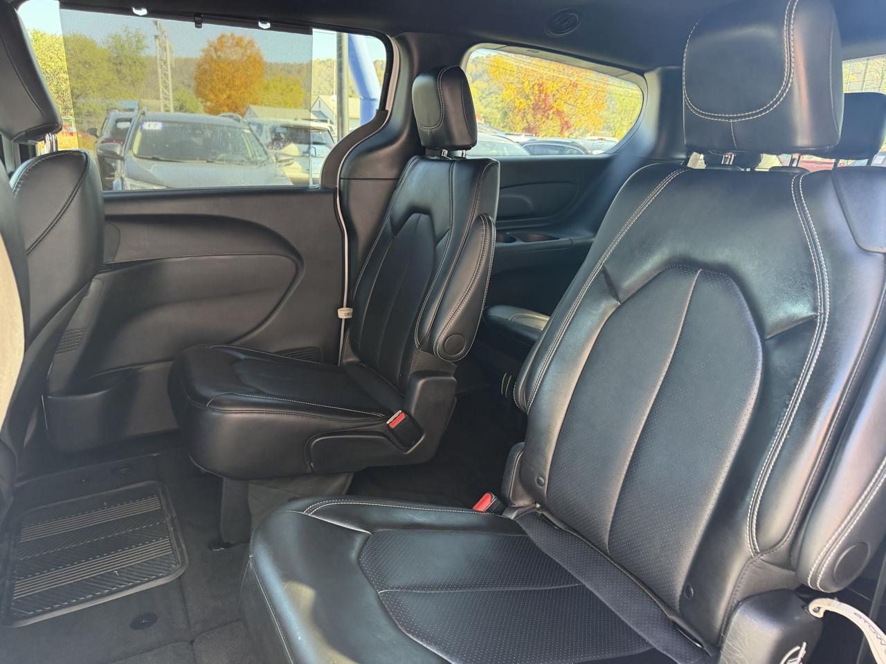 Chrysler Pacifica Select 2025