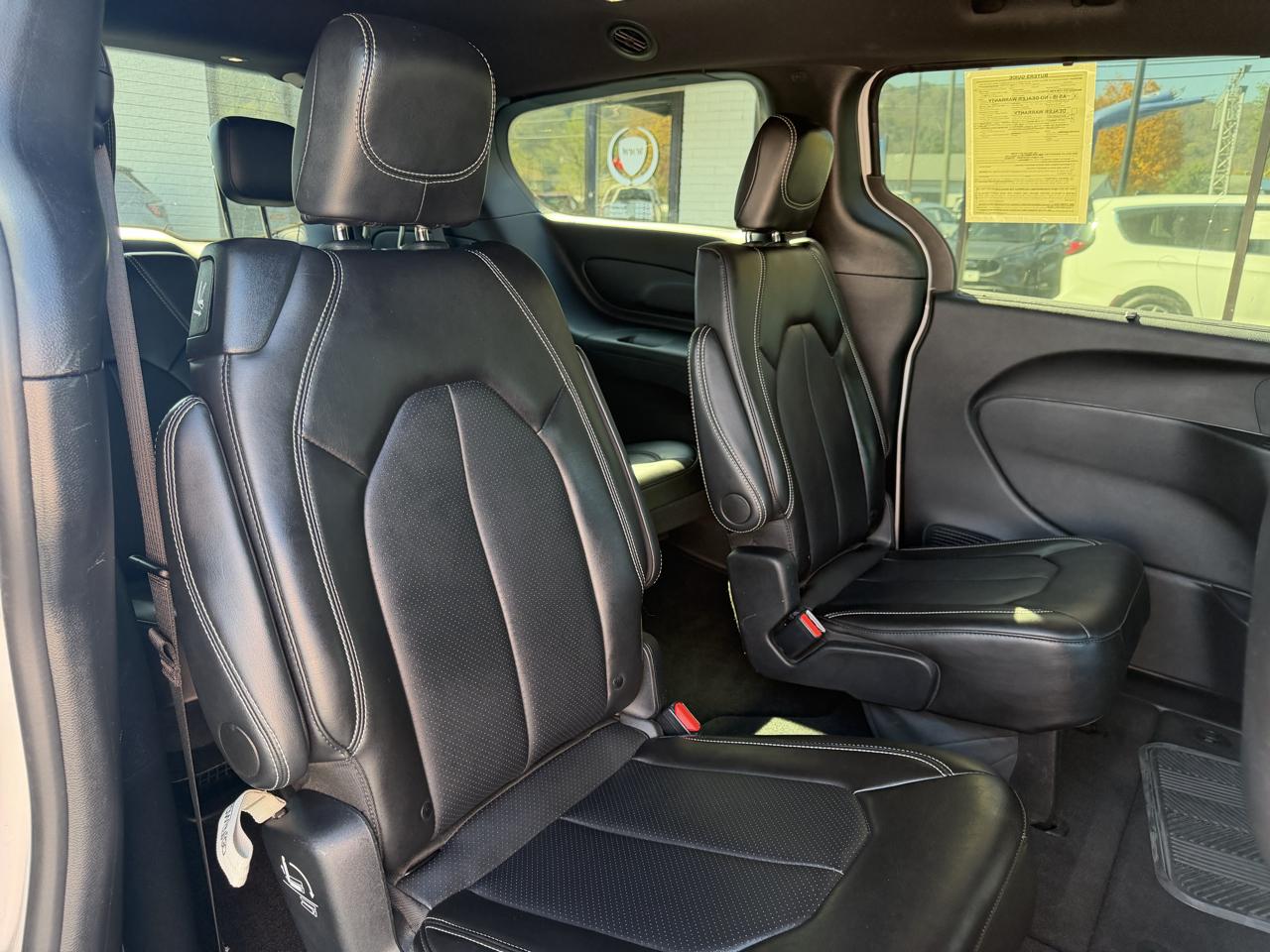 Chrysler Pacifica Select 2025