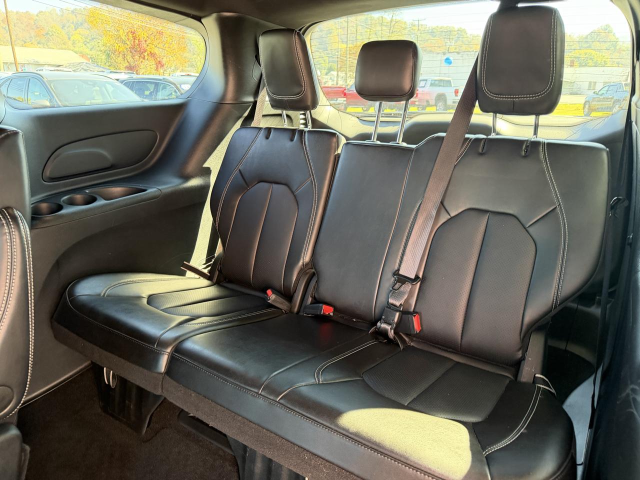 Chrysler Pacifica Select 2025