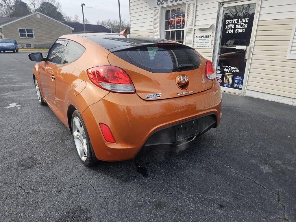 Hyundai Veloster Base 2012