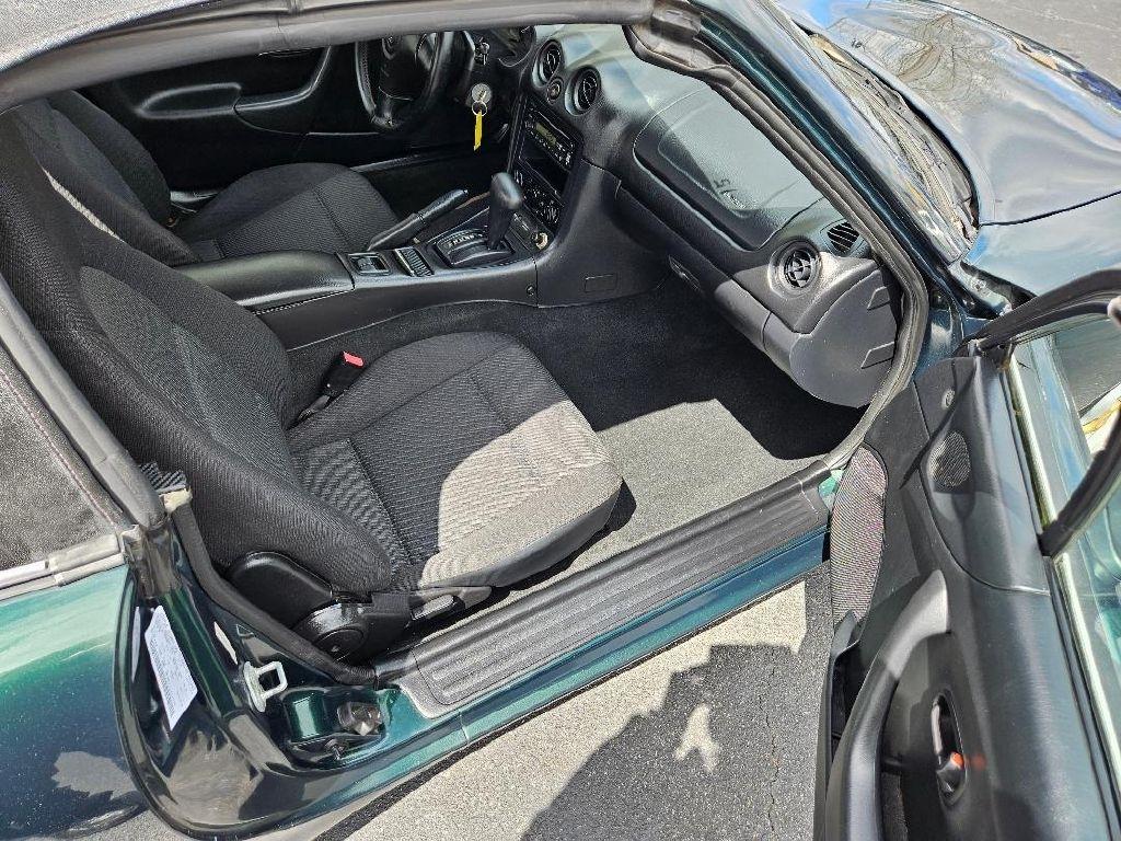 Mazda MX-5 Miata  1999