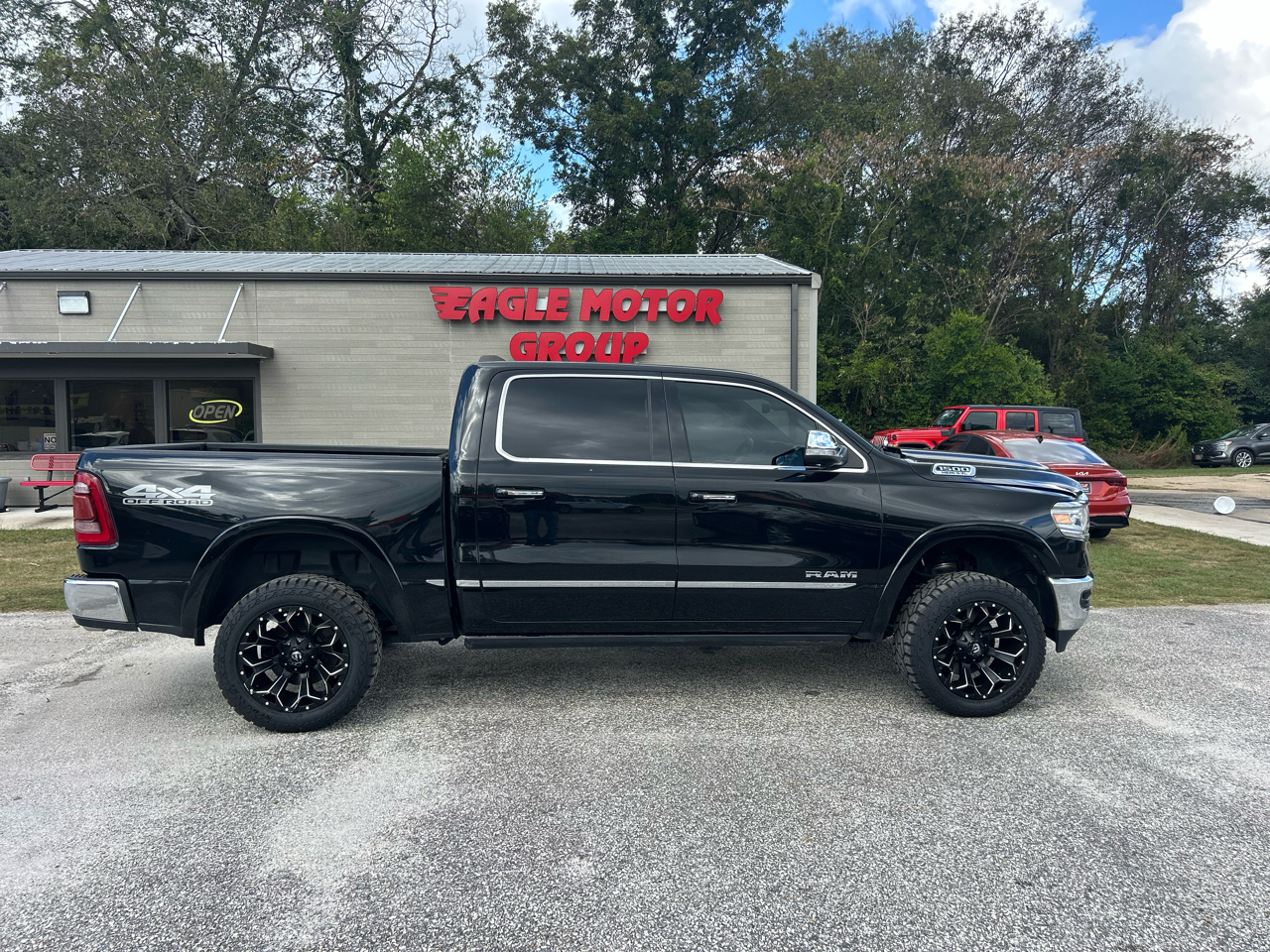 2019 RAM 1500 Limited 4x4 Crew Cab 5'7" Box