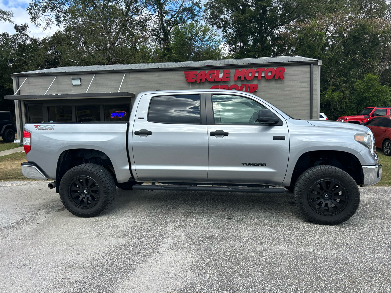 2021 Toyota Tundra 4WD SR5 CrewMax 5.5' Bed 5.7L (Natl)