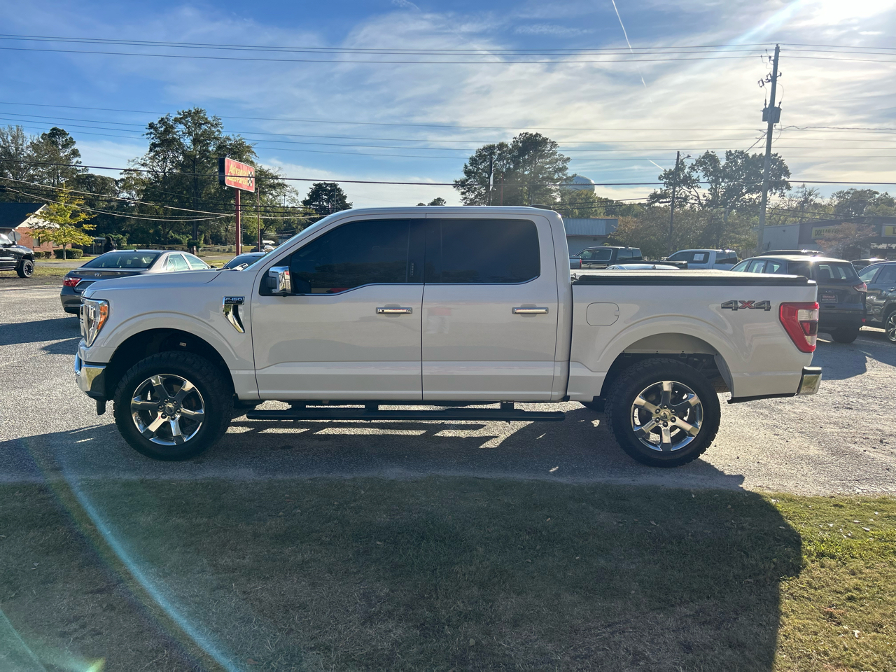Ford F-150 Lariat 4WD SuperCrew 5.5' Box 2022 Ford F-150 Lariat 4WD SuperCrew 5.5' Box 2022