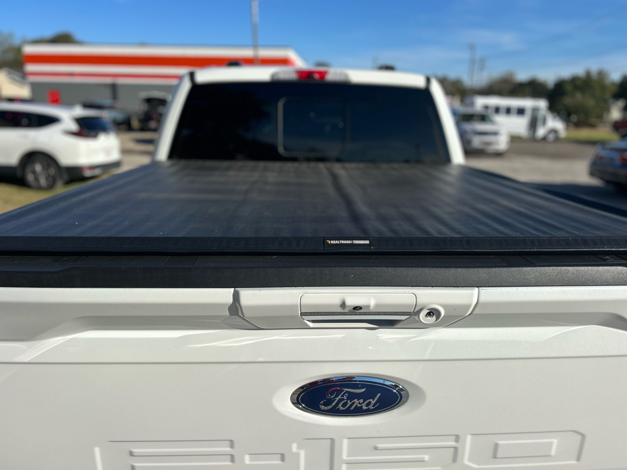Ford F-150 Lariat 4WD SuperCrew 5.5' Box 2022 Ford F-150 Lariat 4WD SuperCrew 5.5' Box 2022