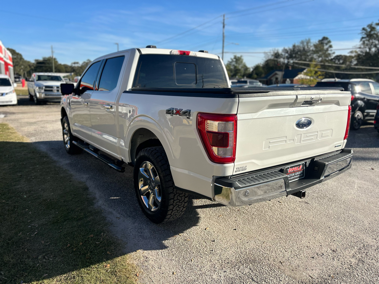 Ford F-150 Lariat 4WD SuperCrew 5.5' Box 2022 Ford F-150 Lariat 4WD SuperCrew 5.5' Box 2022