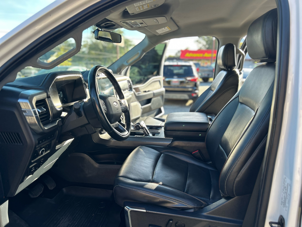 Ford F-150 Lariat 4WD SuperCrew 5.5' Box 2022 Ford F-150 Lariat 4WD SuperCrew 5.5' Box 2022