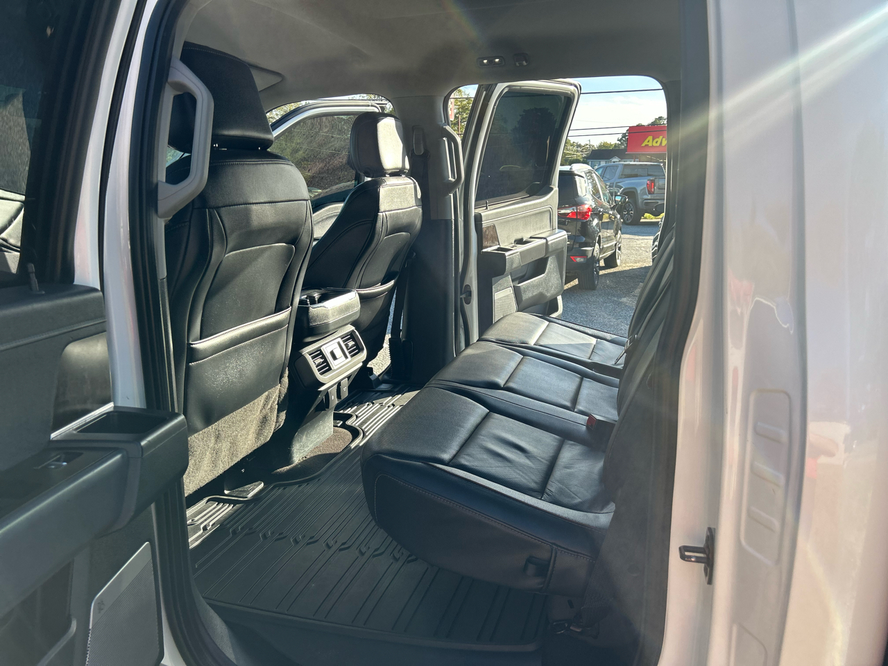 Ford F-150 Lariat 4WD SuperCrew 5.5' Box 2022 Ford F-150 Lariat 4WD SuperCrew 5.5' Box 2022