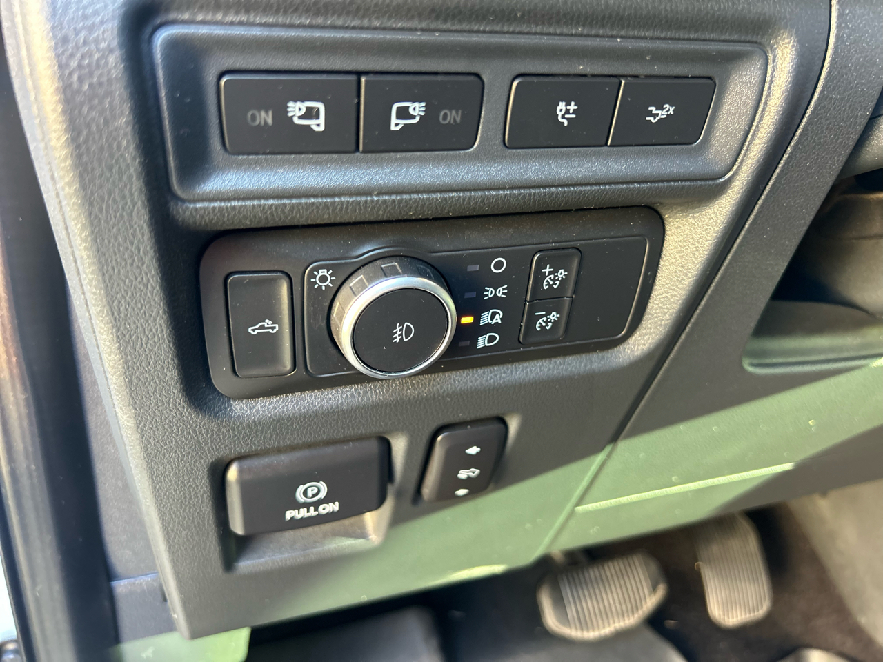 Ford F-150 Lariat 4WD SuperCrew 5.5' Box 2022 Ford F-150 Lariat 4WD SuperCrew 5.5' Box 2022