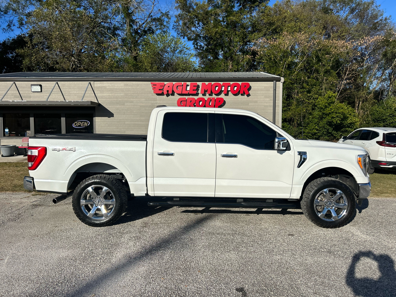 2022 Ford F-150 LARIAT 4WD SuperCrew 5.5' Box