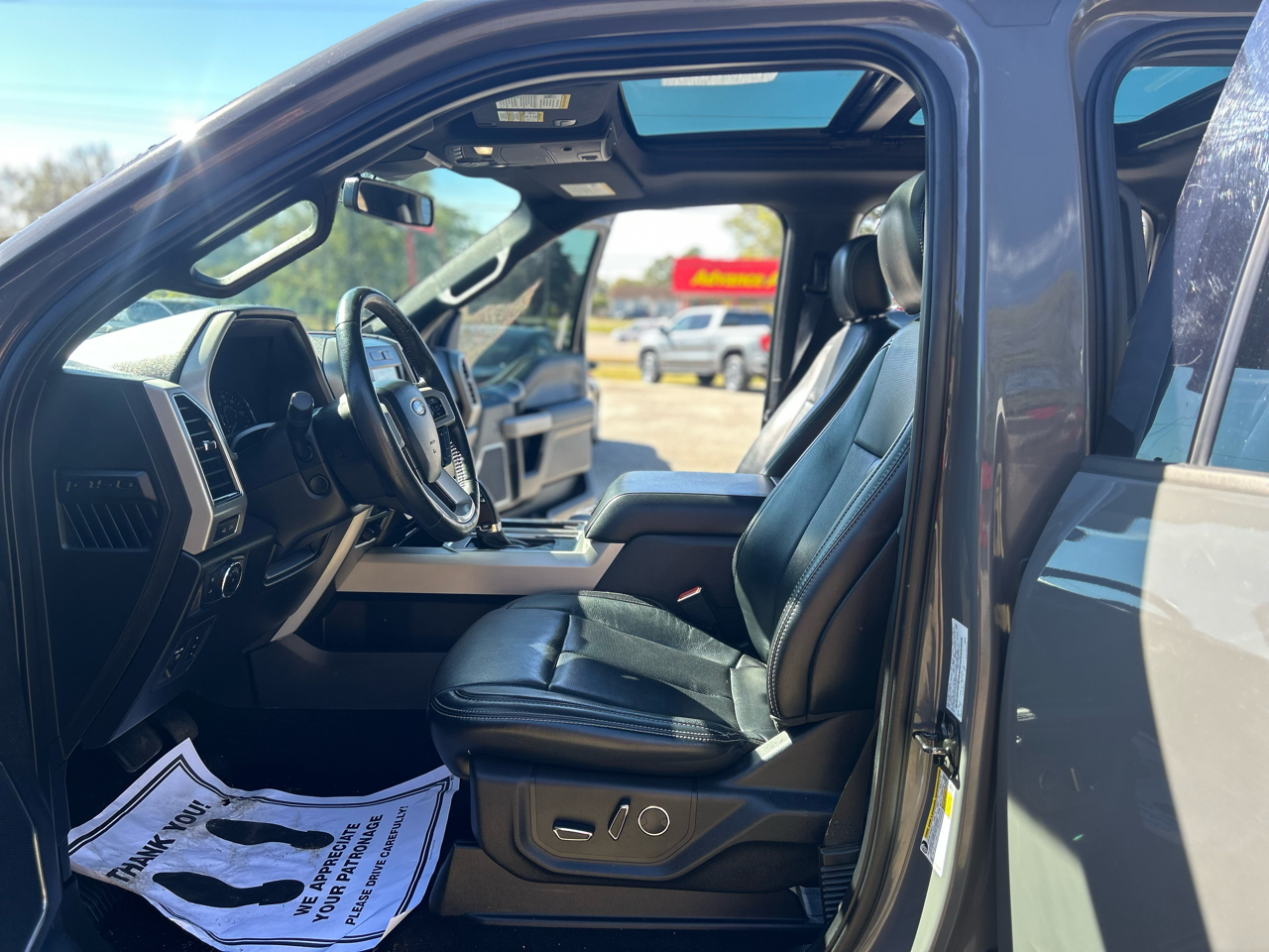 Ford F-150 Lariat 4WD SuperCrew 5.5' Box 2018 Ford F-150 Lariat 4WD SuperCrew 5.5' Box 2018