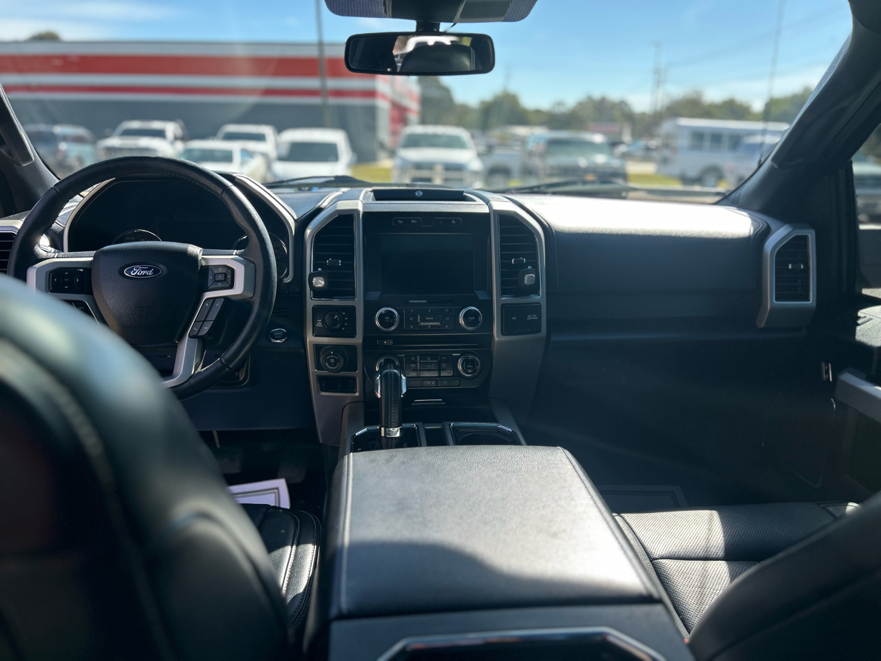 Ford F-150 Lariat 4WD SuperCrew 5.5' Box 2018 Ford F-150 Lariat 4WD SuperCrew 5.5' Box 2018