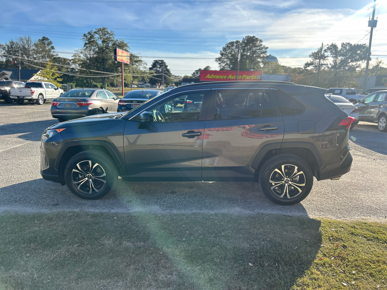 Toyota RAV4 LE FWD (Natl) 2020 Toyota RAV4 LE FWD (Natl) 2020