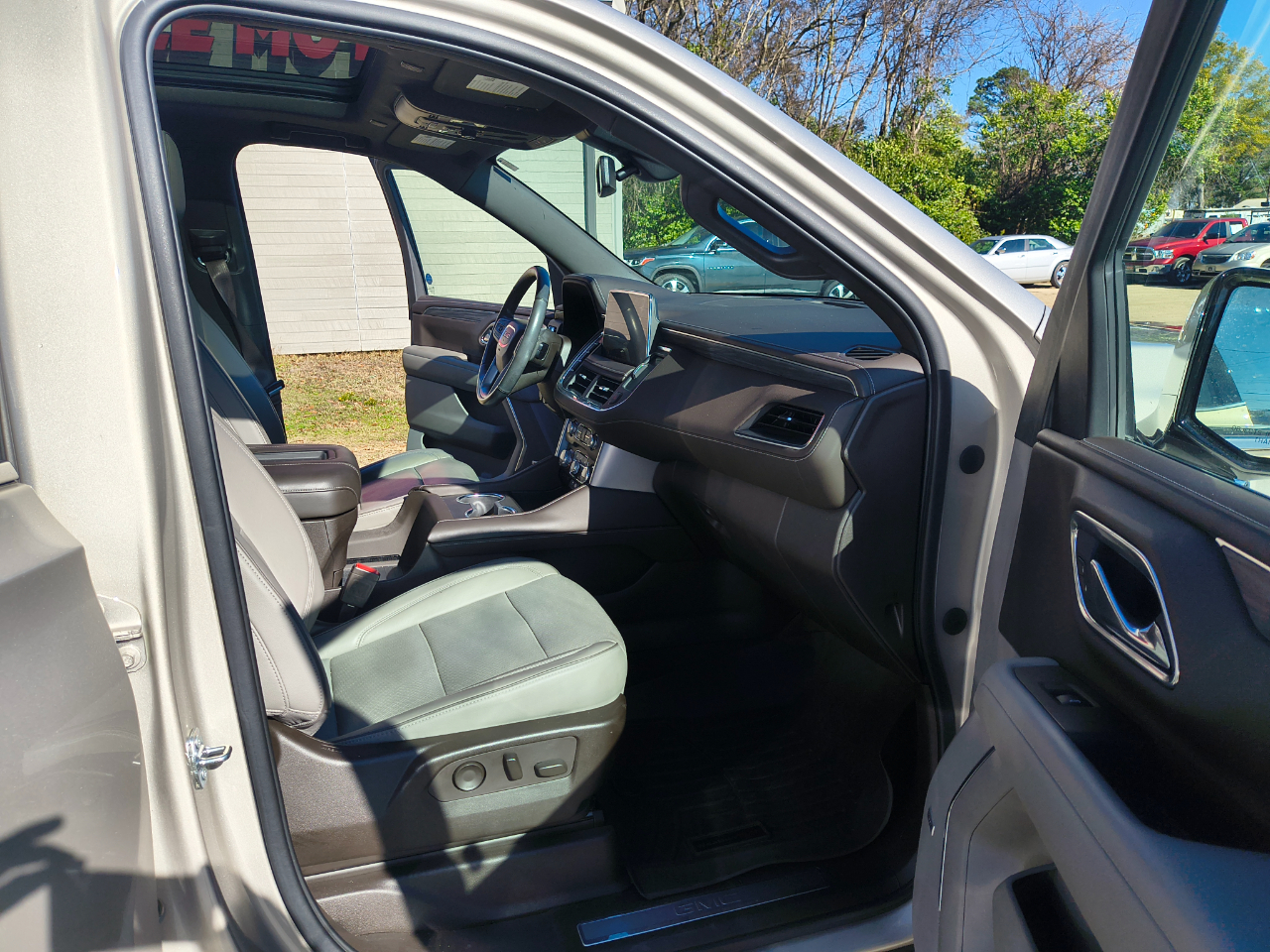 GMC Yukon 2WD 4dr SLT 2021