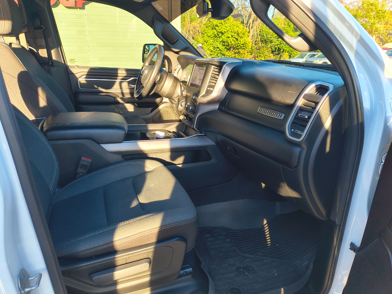 RAM 1500 Big Horn 4x4 Crew Cab 5'7" Box 2022