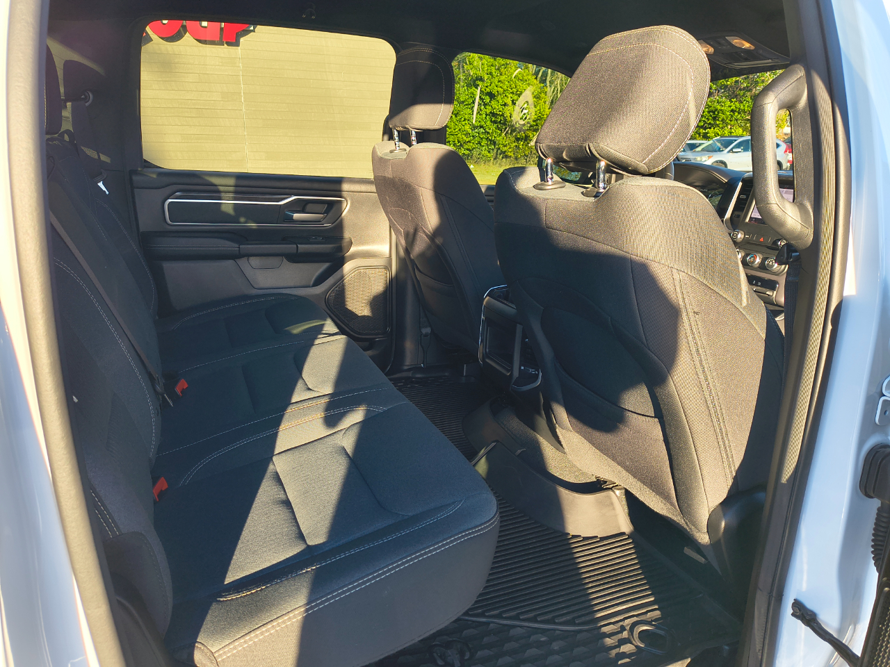 RAM 1500 Big Horn 4x4 Crew Cab 5'7" Box 2022