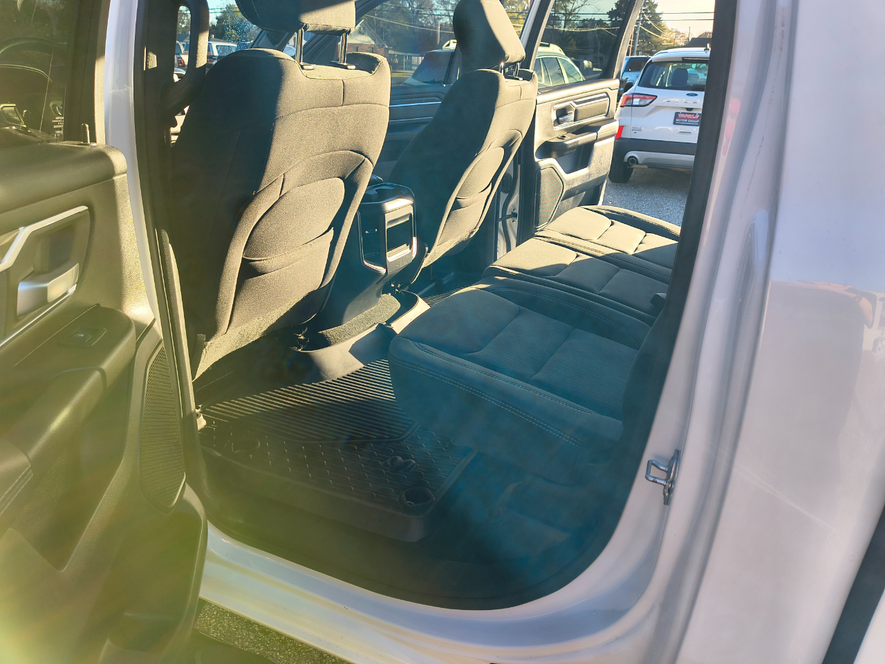 RAM 1500 Big Horn 4x4 Crew Cab 5'7" Box 2022