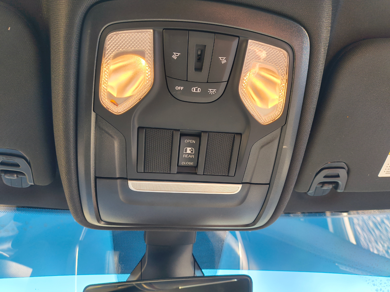 RAM 1500 Big Horn 4x4 Crew Cab 5'7" Box 2022