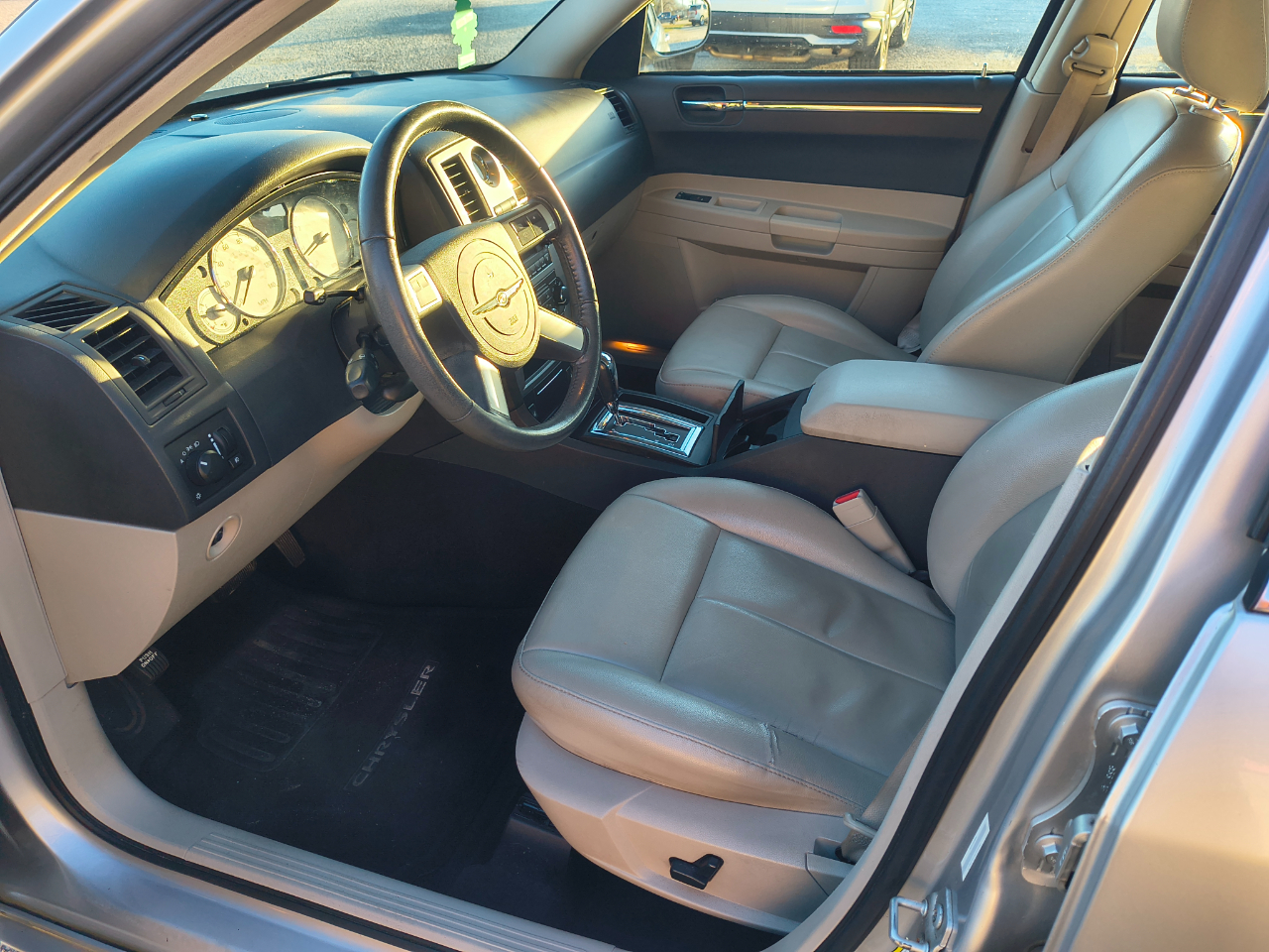 Chrysler 300 4dr Sdn 300 Limited RWD 2007