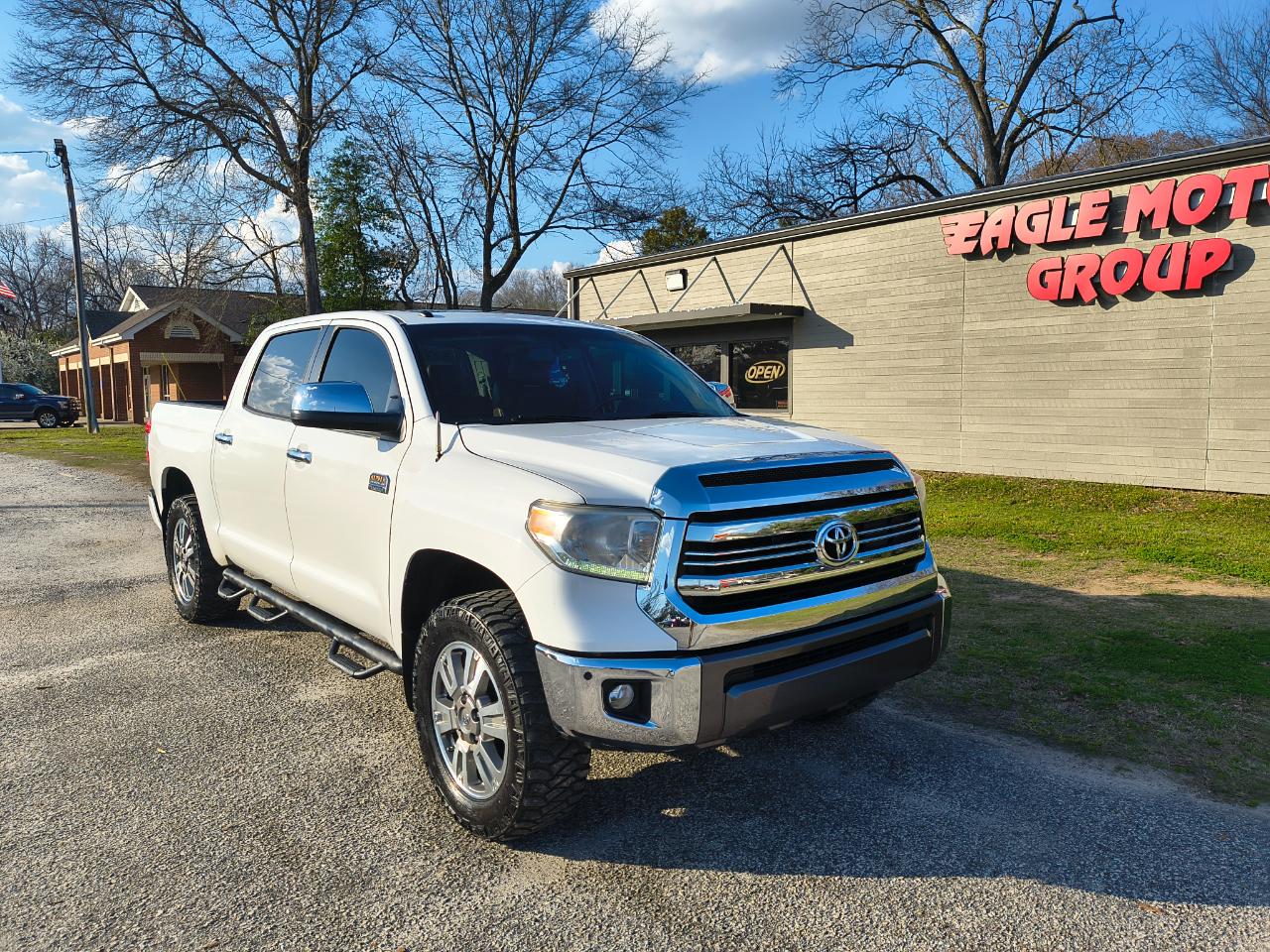 Toyota Tundra 4WD Truck CrewMax 5.7L FFV V8 6-Spd AT Platinum (Natl) 2016