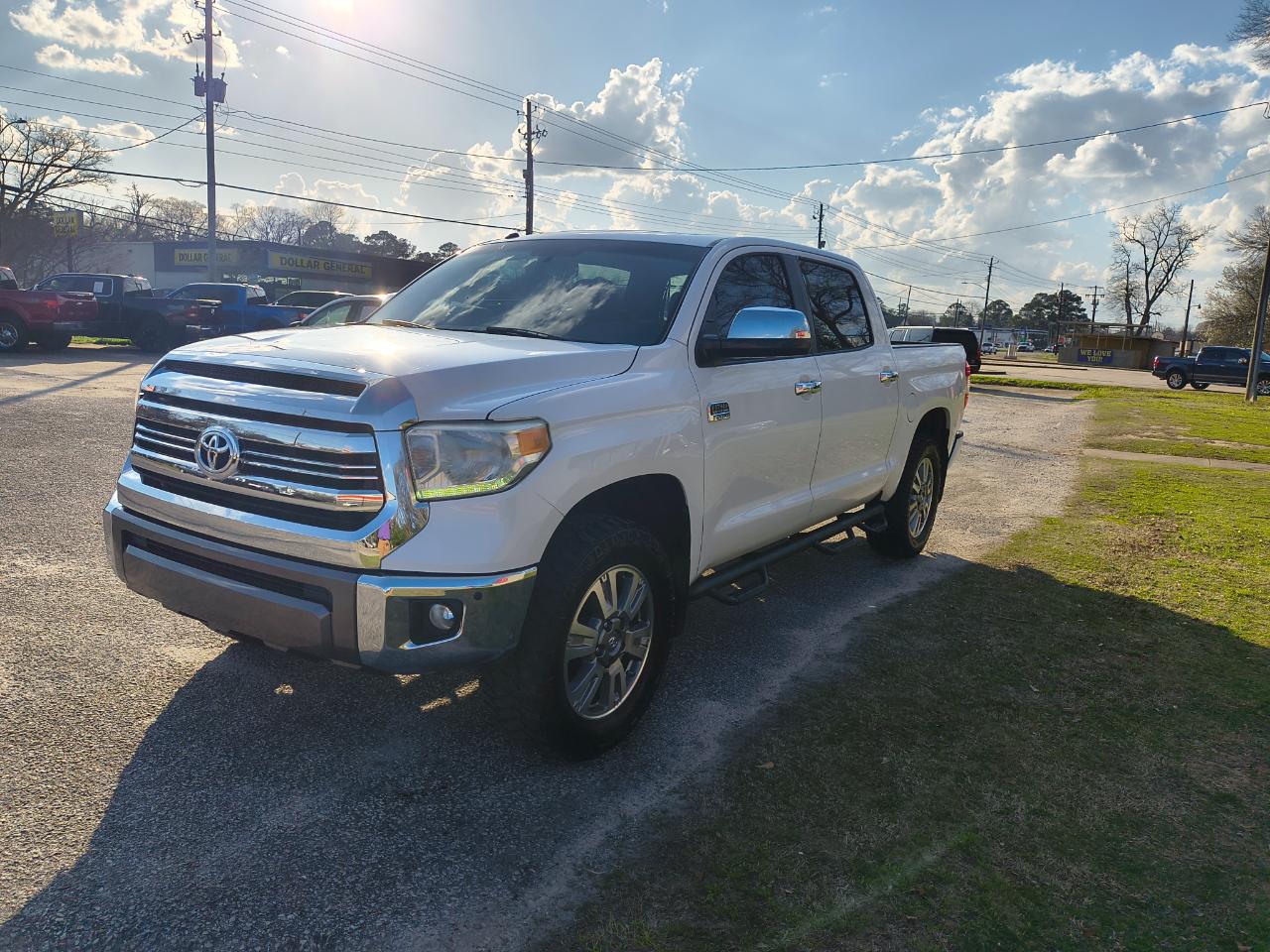 Toyota Tundra 4WD Truck CrewMax 5.7L FFV V8 6-Spd AT Platinum (Natl) 2016