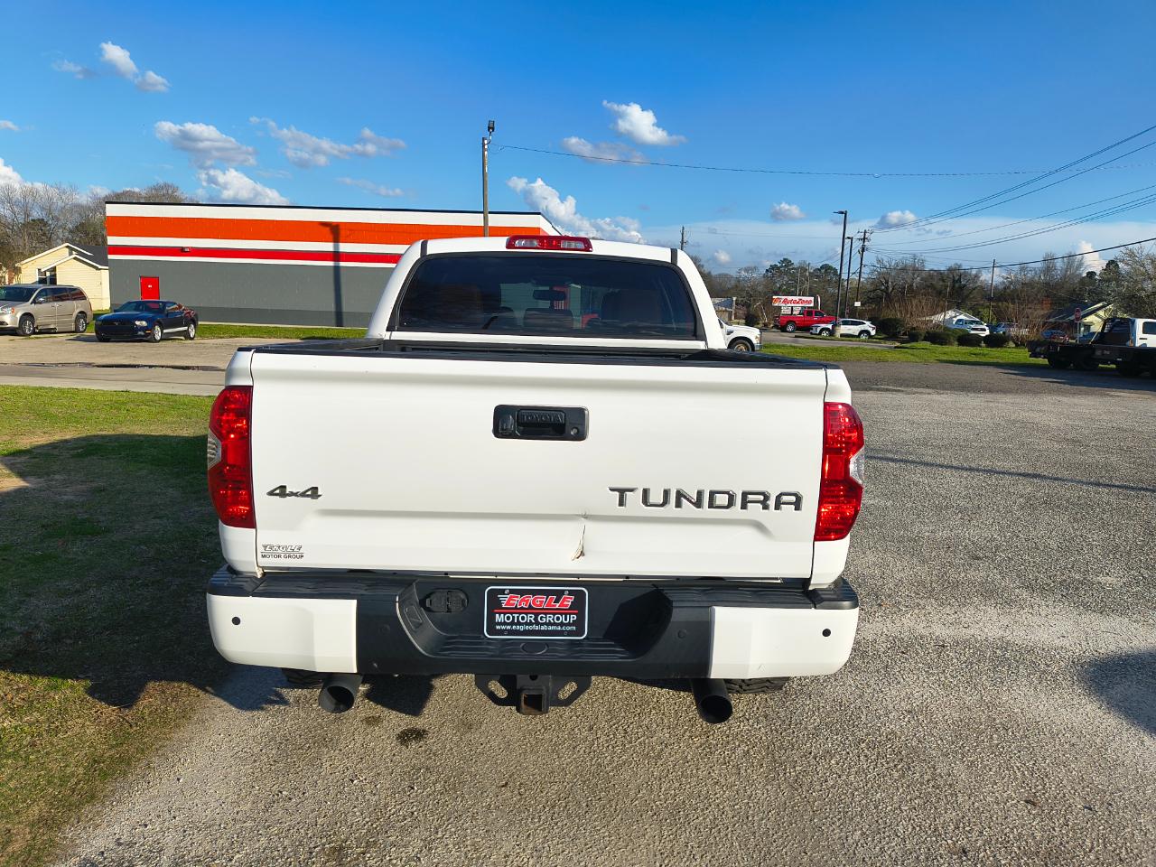 Toyota Tundra 4WD Truck CrewMax 5.7L FFV V8 6-Spd AT Platinum (Natl) 2016
