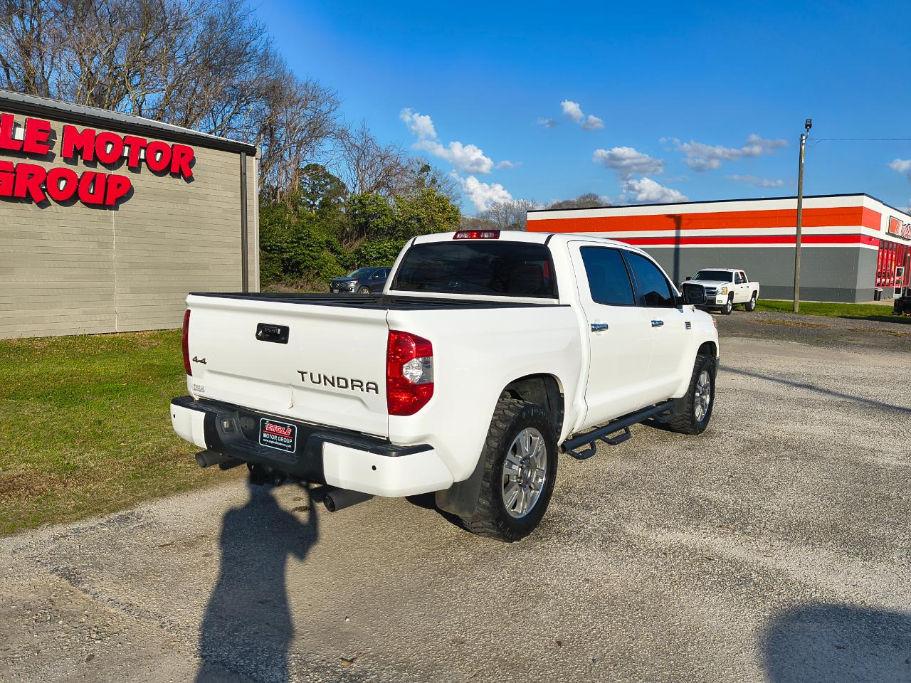 Toyota Tundra 4WD Truck CrewMax 5.7L FFV V8 6-Spd AT Platinum (Natl) 2016