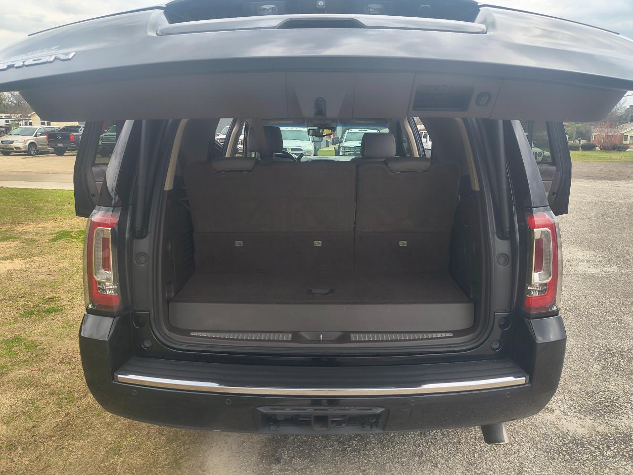 GMC Yukon 2WD 4dr Denali 2015