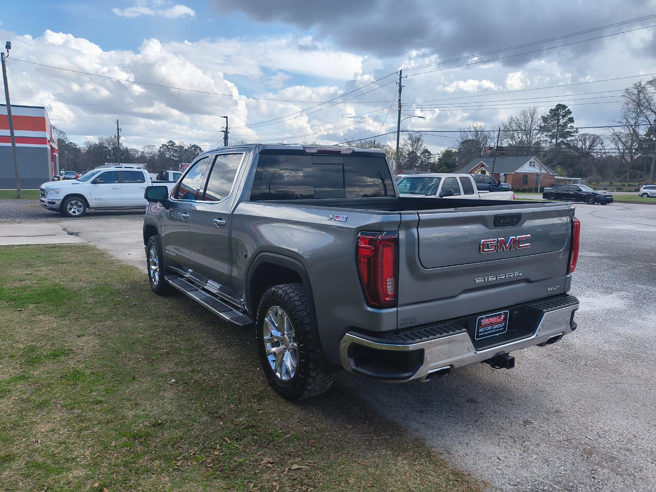 GMC Sierra 1500 4WD Crew Cab 147" SLT 2021