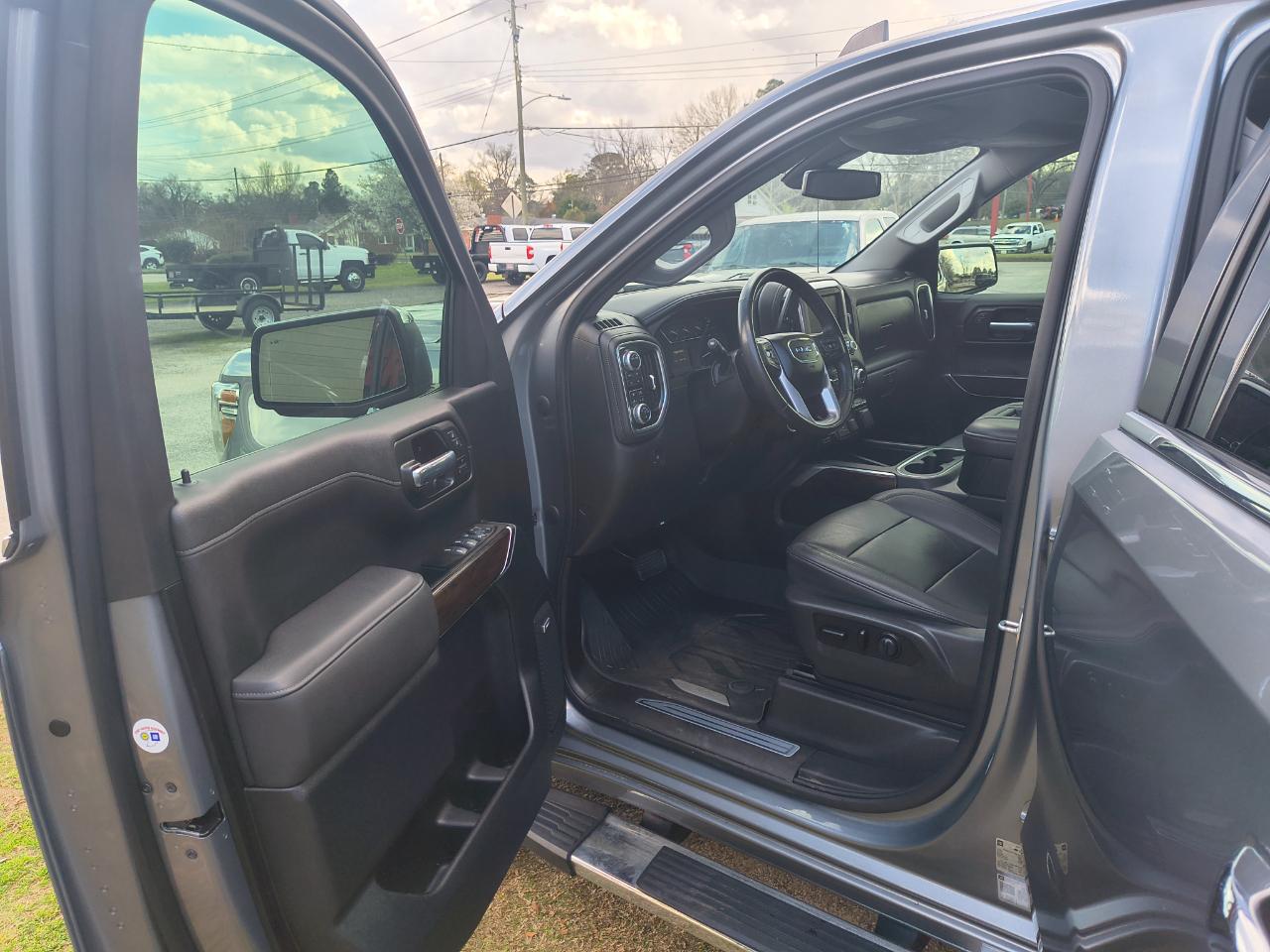 GMC Sierra 1500 4WD Crew Cab 147" SLT 2021