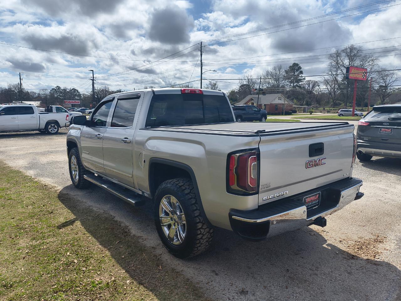 GMC Sierra 1500 4WD Crew Cab 143.5" SLT 2018
