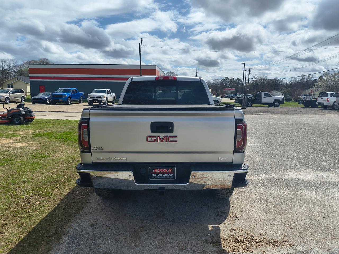GMC Sierra 1500 4WD Crew Cab 143.5" SLT 2018