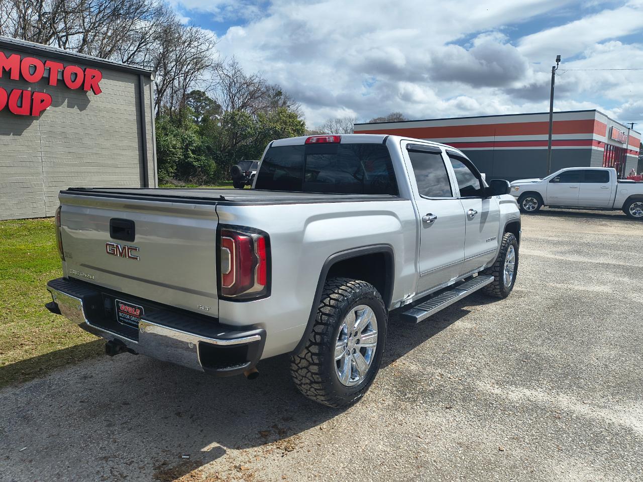 GMC Sierra 1500 4WD Crew Cab 143.5" SLT 2018